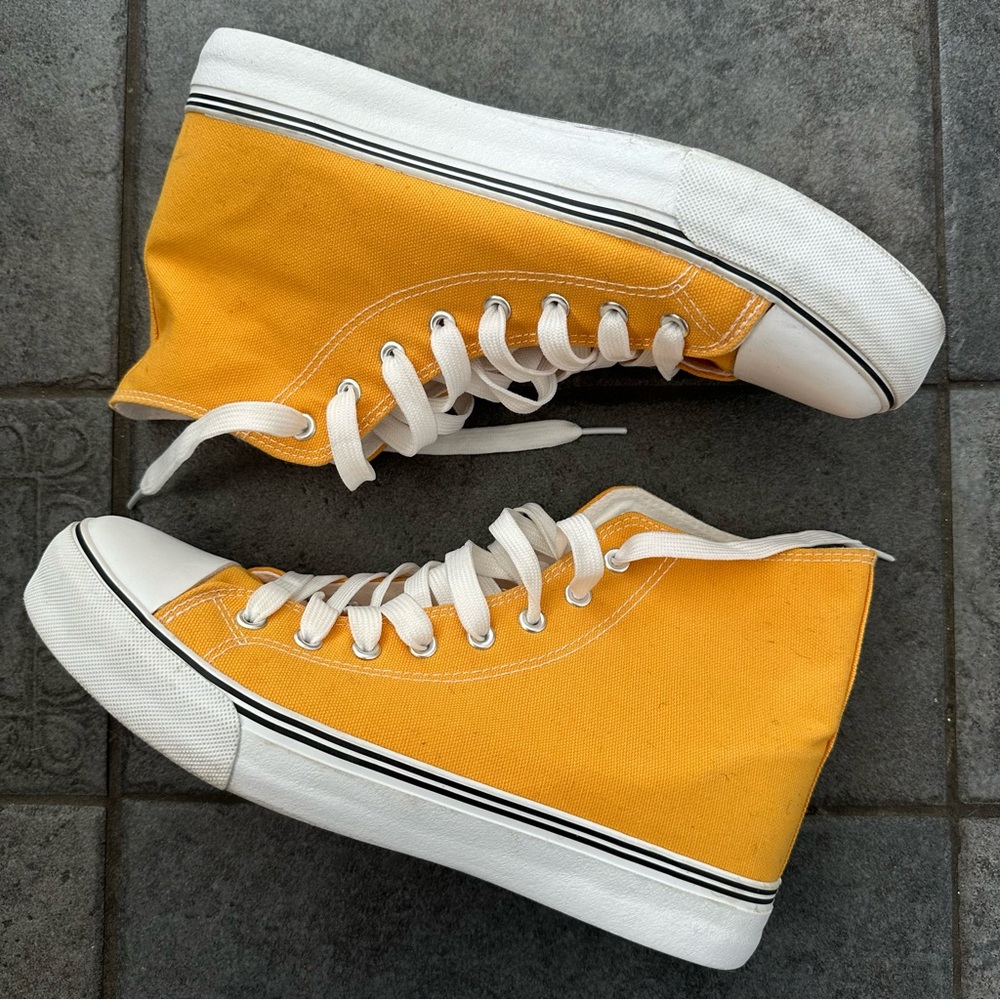 High Top Sneakers 9
